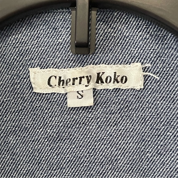 Cherry Koko Denim Distressed Knee length Coat Women’s Small Medium Wash - Picture 3 of 7